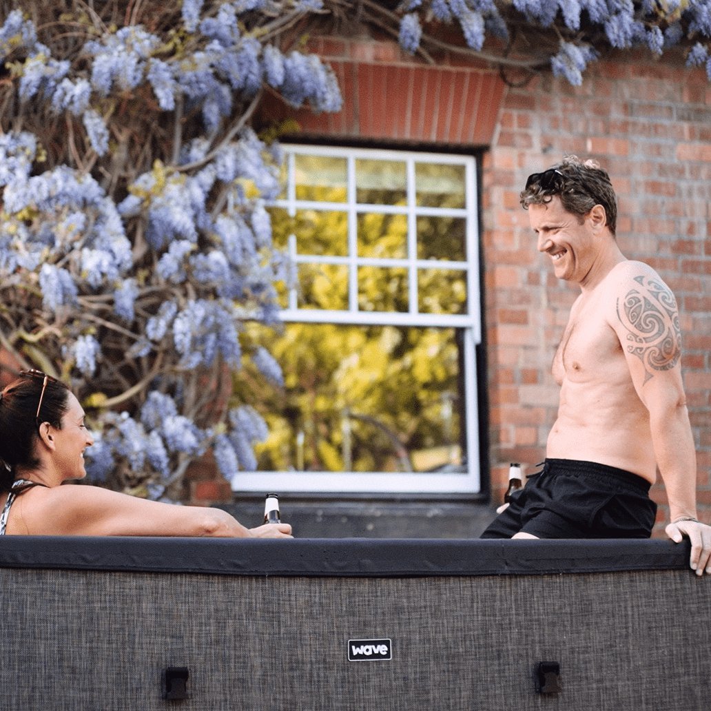 Garda | 4/6-Person Eco Foam Hot Tub | Built-In Integrated Heater | Charcoal Black