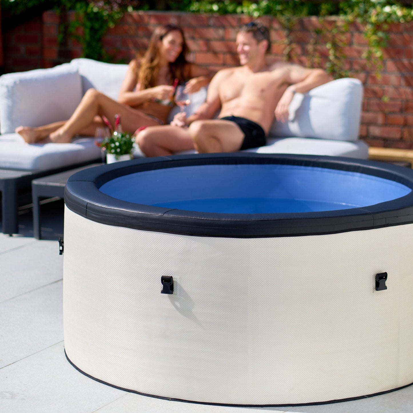 Tahoe | 4/6-Person Eco Foam Hot Tub | Built-In Integrated Heater | Pebble White